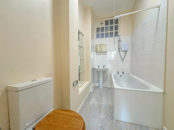 Graham House, Birdcage Walk, CB8 photo 11