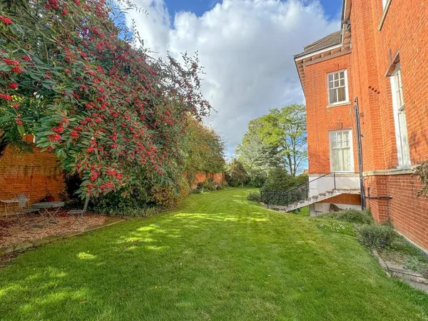 Graham House, Birdcage Walk, CB8 photo 14
