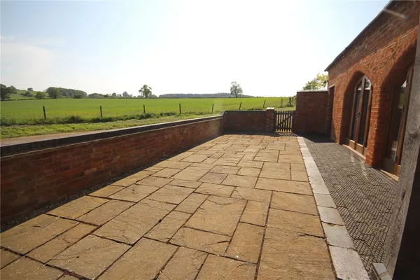 Preston Capes Road, Newnham, NN11 photo 6