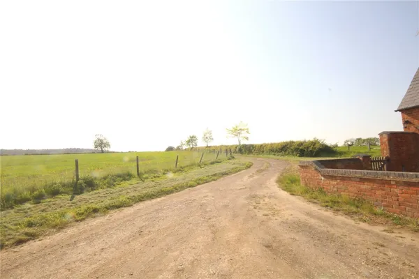 Preston Capes Road, Newnham, NN11 photo 8
