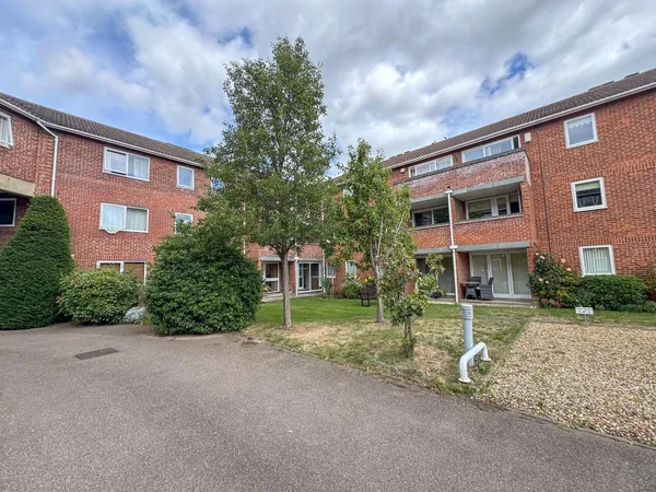 Fairlawns, Newmarket, CB8 photo 15