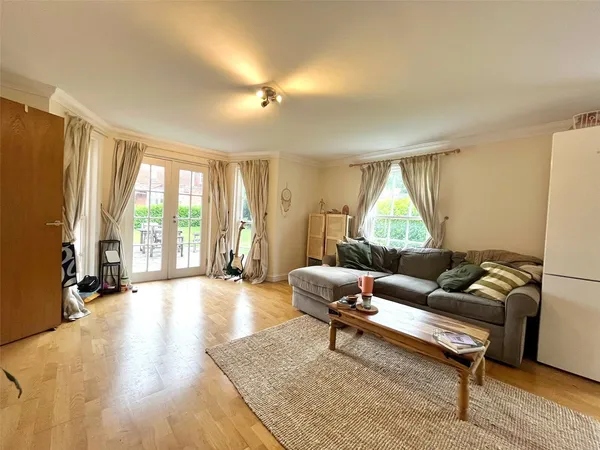 The Avenue, Newmarket, CB8 photo 2