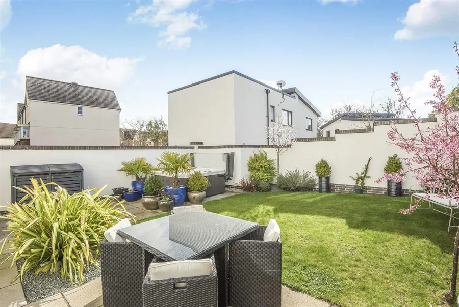 Property Image 8