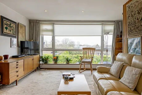 Little Bornes, London, SE21