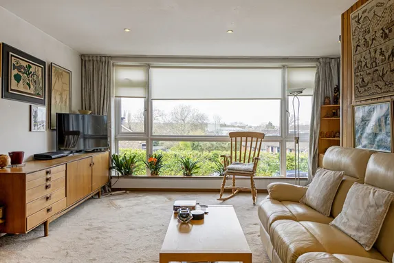 Little Bornes, London, SE21