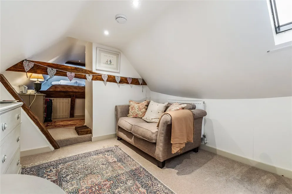 Property carousel item 11