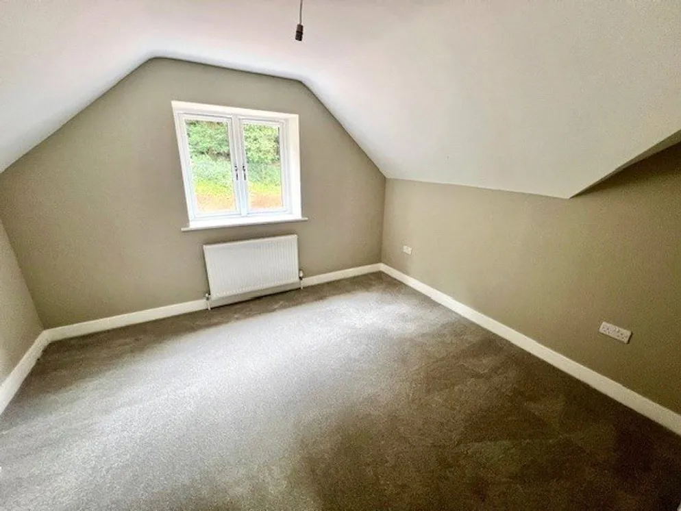 Property carousel item 13