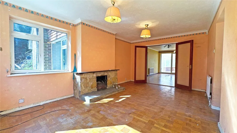 Property carousel item 4