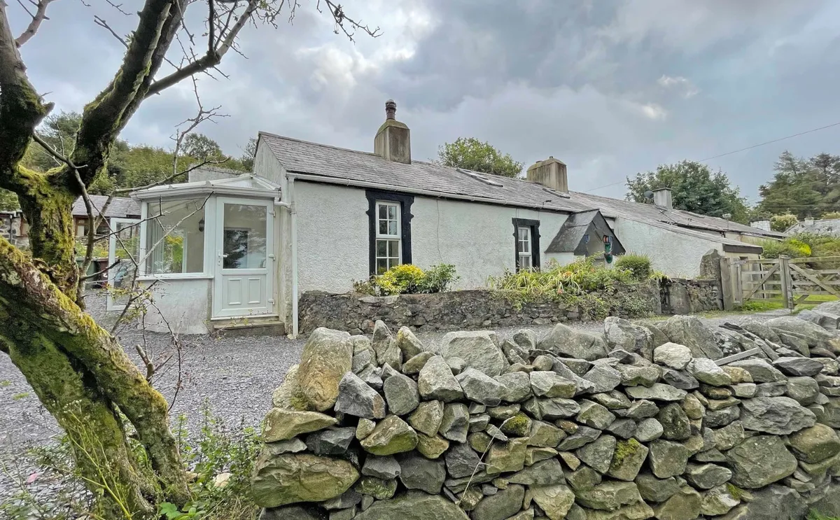 Ll55 4 bedroom property for sale in Ceunant, Caernarfon, Gwynedd, LL55 ...