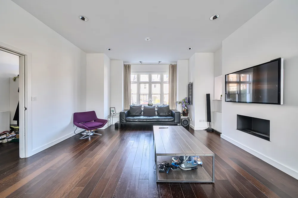Onslow Gardens, London, N10