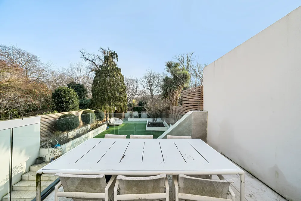 Onslow Gardens, London, N10
