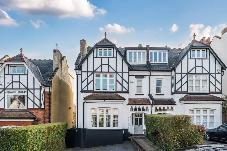 Onslow Gardens, London, N10