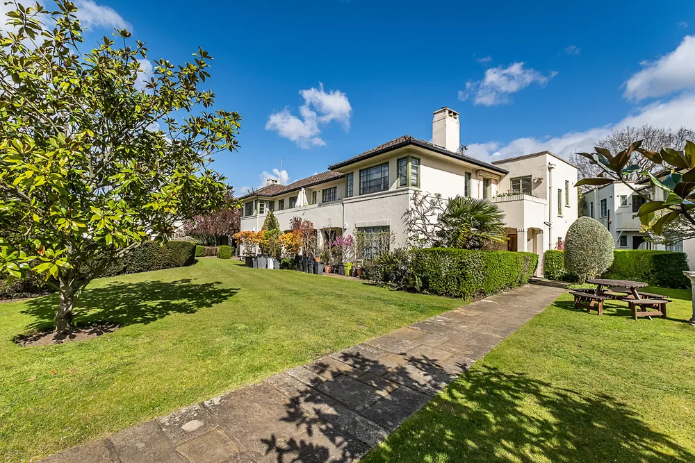 Colebrook Close, London, SW15