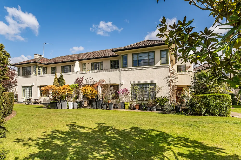 Colebrook Close, London, SW15