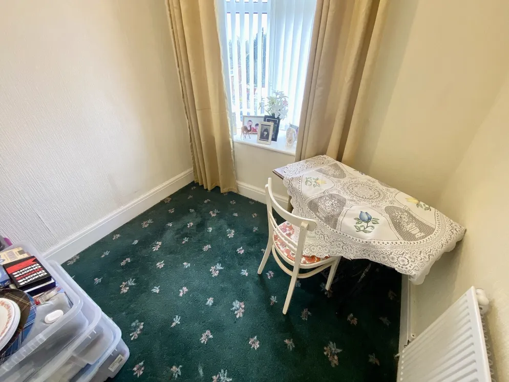 Property carousel item 11