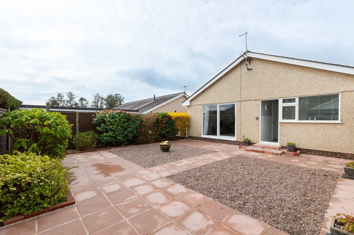 Bryn Tyddyn, Pentrefelin, Gwynedd, LL52