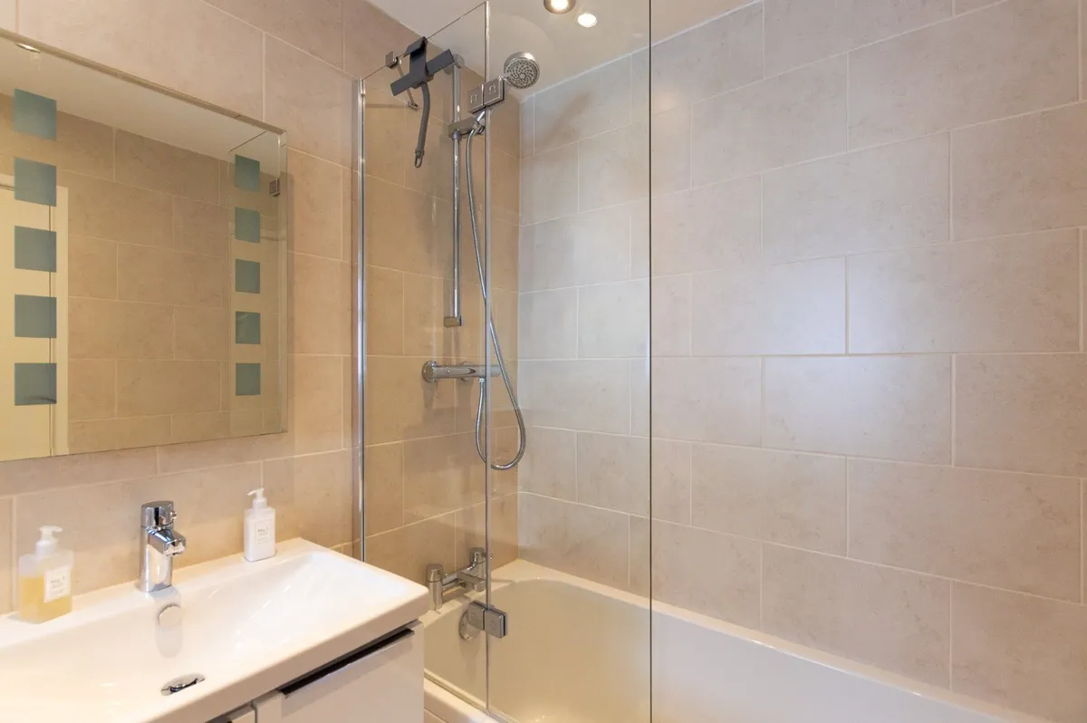 Bryn Tyddyn, Pentrefelin, Gwynedd, LL52