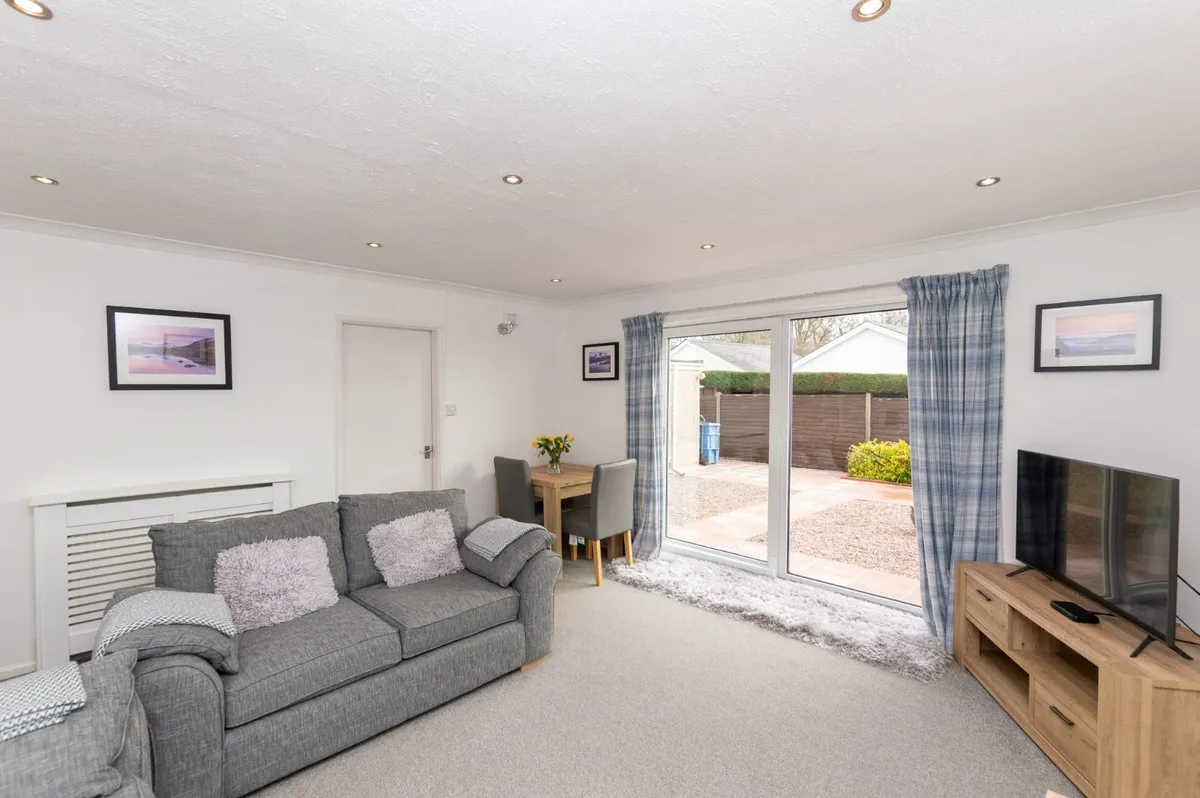 Bryn Tyddyn, Pentrefelin, Gwynedd, LL52