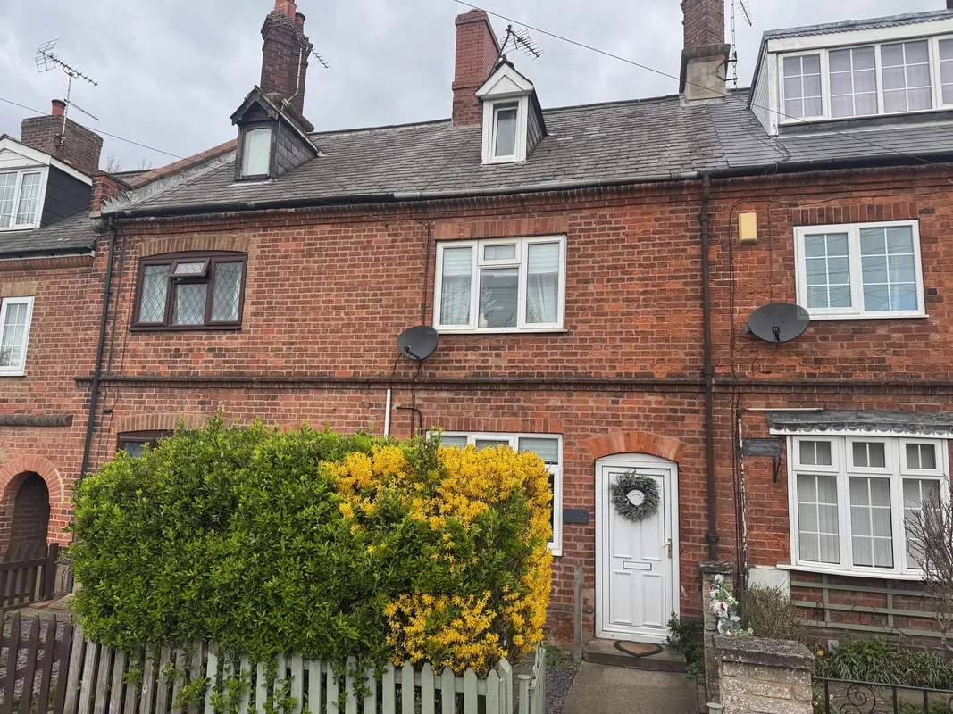 Shireoaks Row, Shireoaks