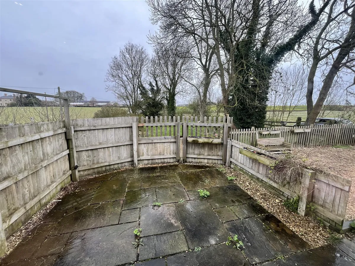 LOWER COTTAGES, WOODNOOK, GRANTHAM
