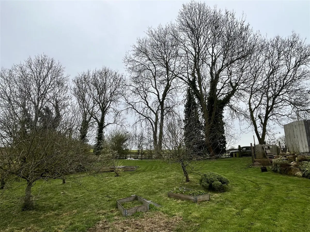 LOWER COTTAGES, WOODNOOK, GRANTHAM