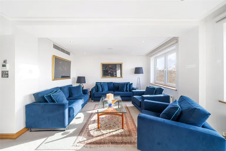 Piccadilly, Mayfair, London, W1J