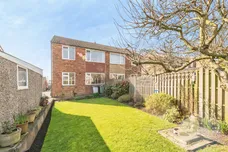 Almscliffe Avenue, Dewsbury
