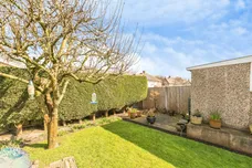 Almscliffe Avenue, Dewsbury