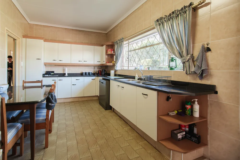 South Africa, Gauteng, Sunnyridge, Northridge Avenue, 14