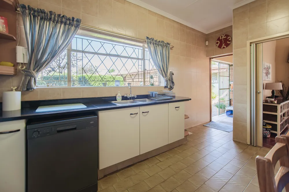 South Africa, Gauteng, Sunnyridge, Northridge Avenue, 14