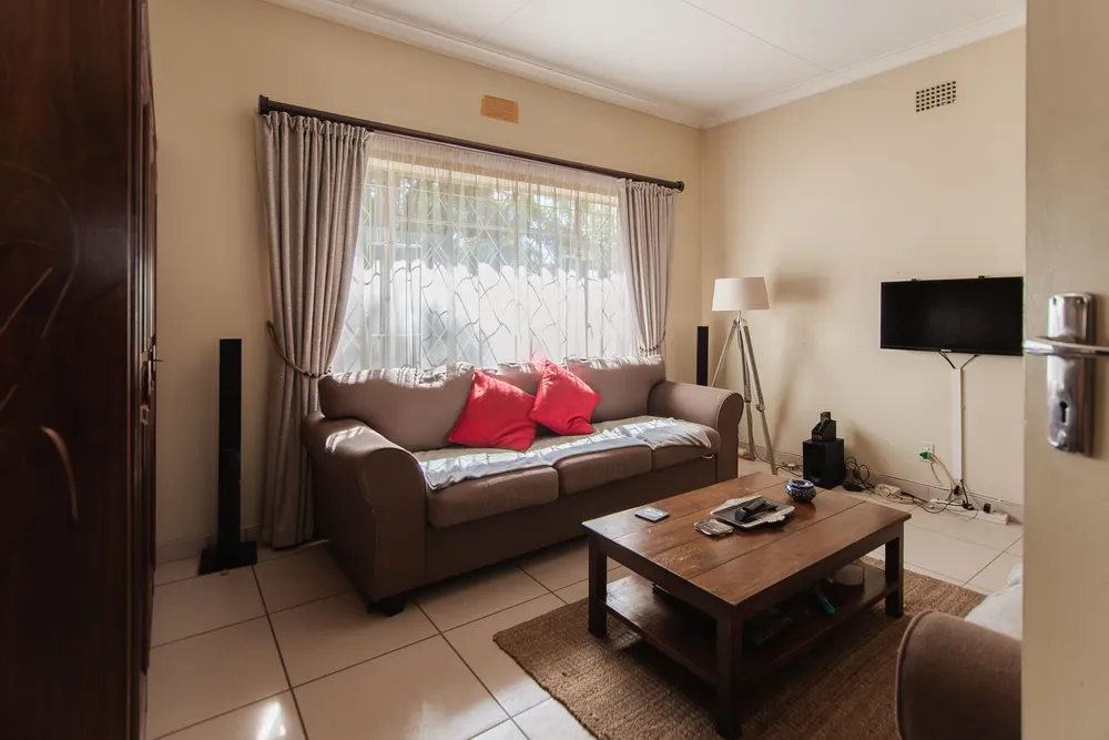 South Africa, Gauteng, Sunnyridge, Northridge Avenue, 14