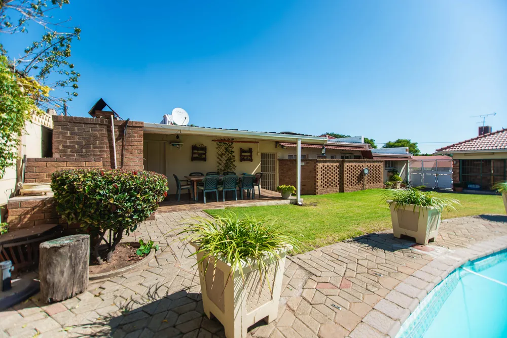 South Africa, Gauteng, Sunnyridge, Northridge Avenue, 14