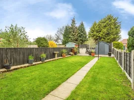 Oakwood Avenue, WAKEFIELD thumb 2