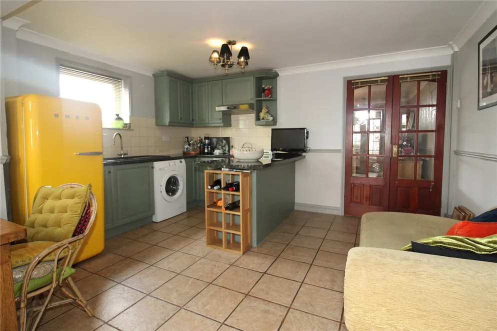 Property carousel item 4