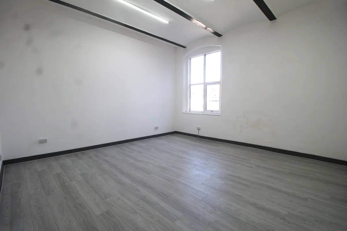 Business Units in Oldham from £600 PCM