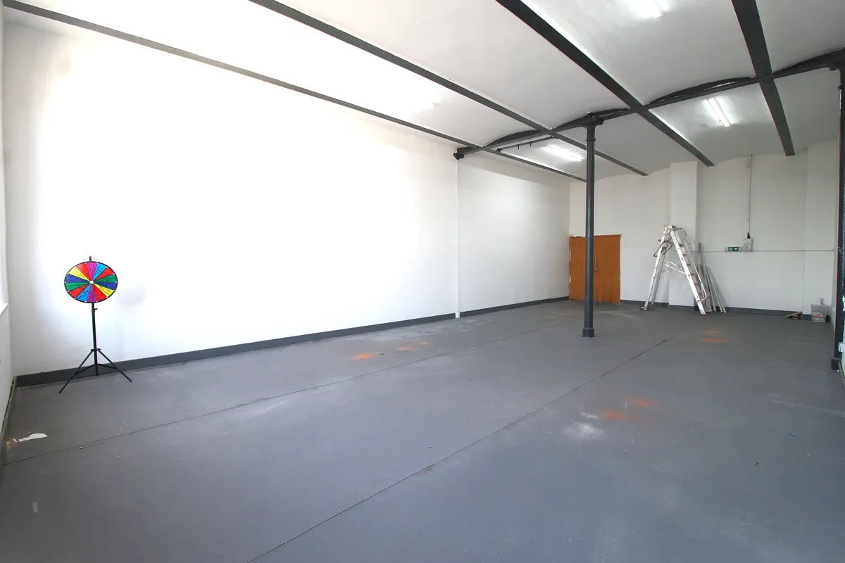 Business Units in Oldham from £600 PCM