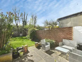 Sheringham Avenue, Romford thumb 2