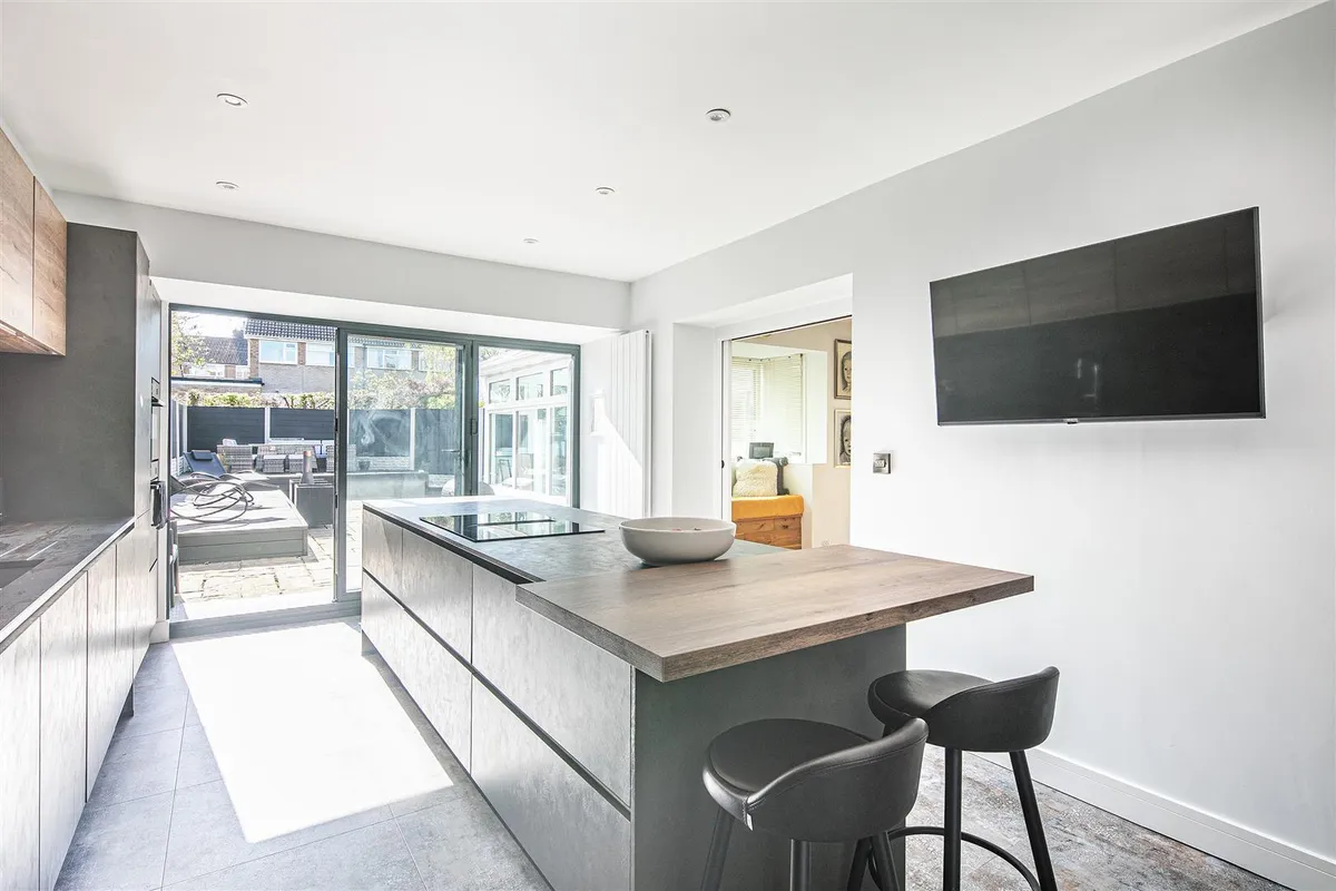 4 Everard Avenue, Bradway, S17 4LZ