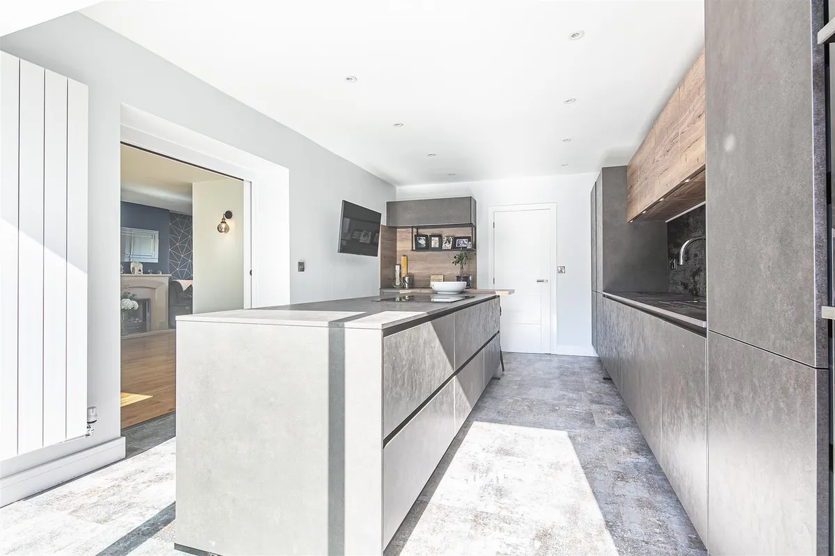 4 Everard Avenue, Bradway, S17 4LZ