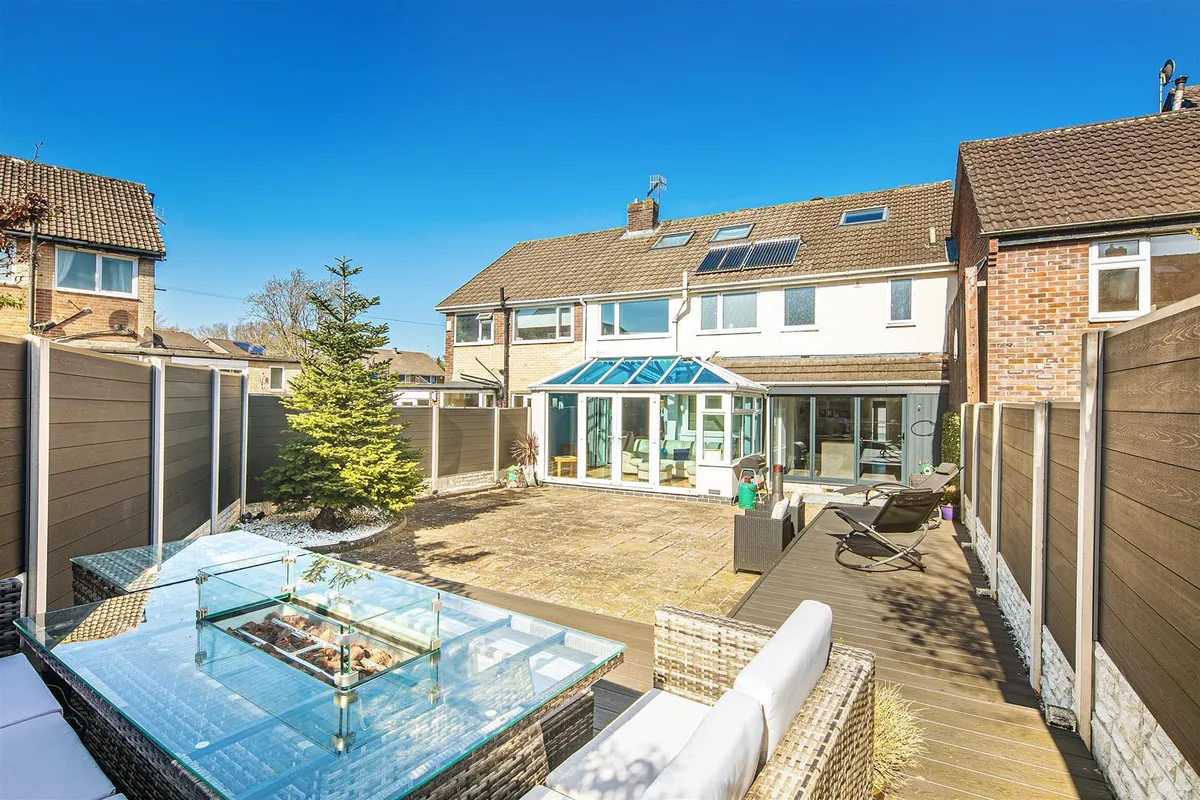 4 Everard Avenue, Bradway, S17 4LZ