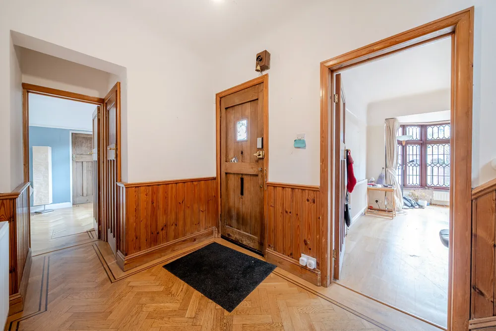 Manor Drive, Esher, KT10
