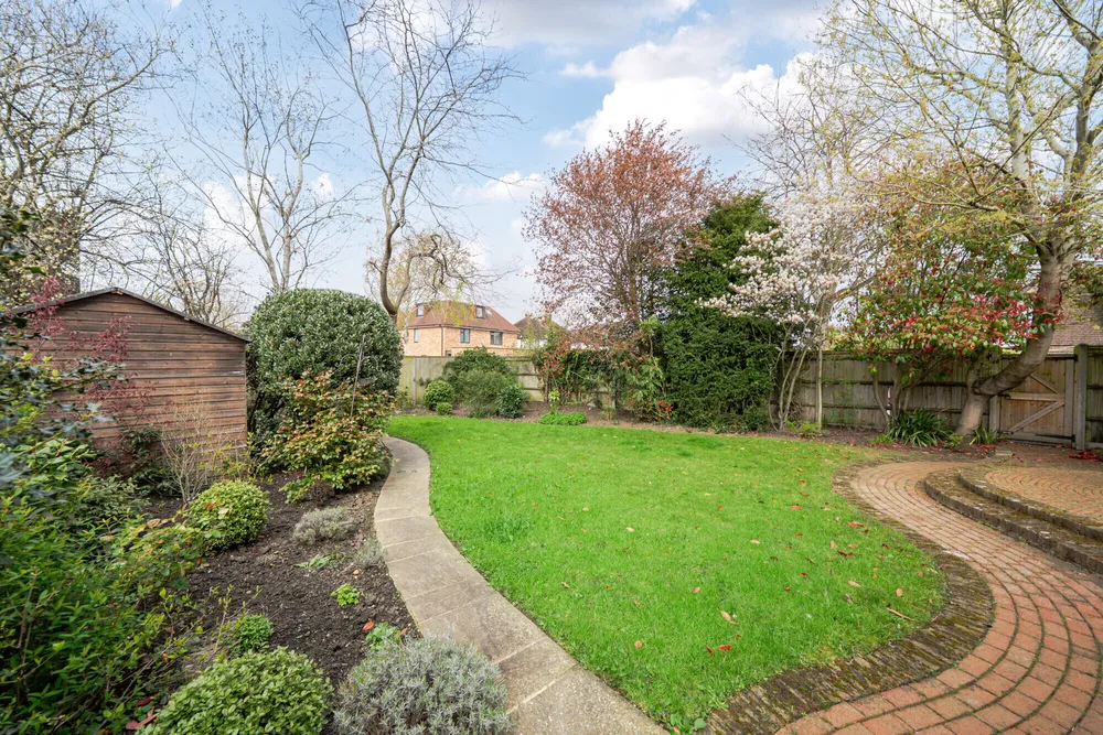Manor Drive, Esher, KT10