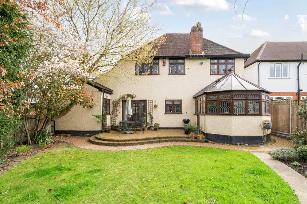 Manor Drive, Esher, KT10