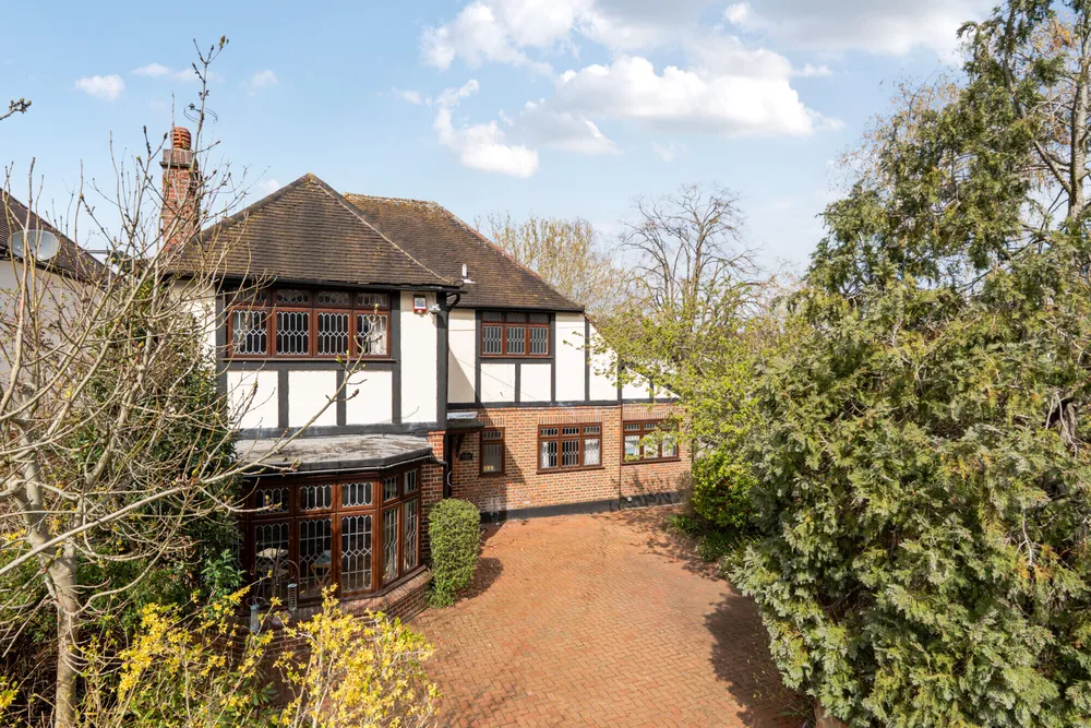 Manor Drive, Esher, KT10