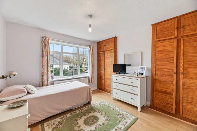 Property carousel image 10
