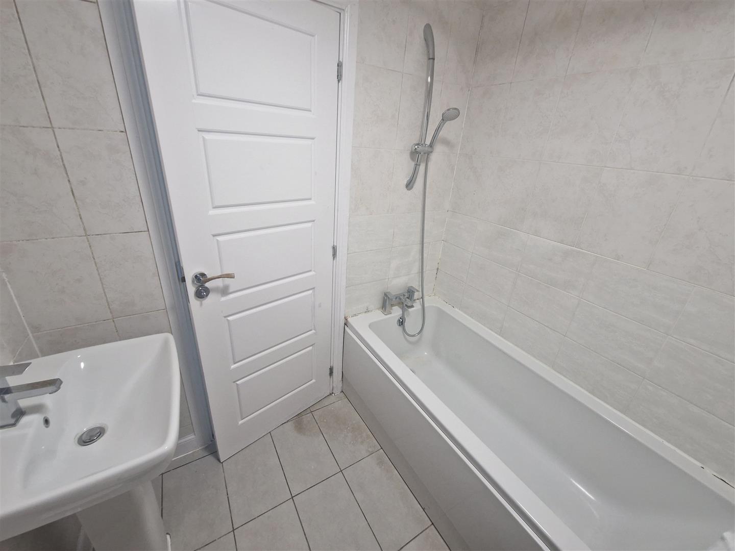 Wheeler Close, Dartford Image 4