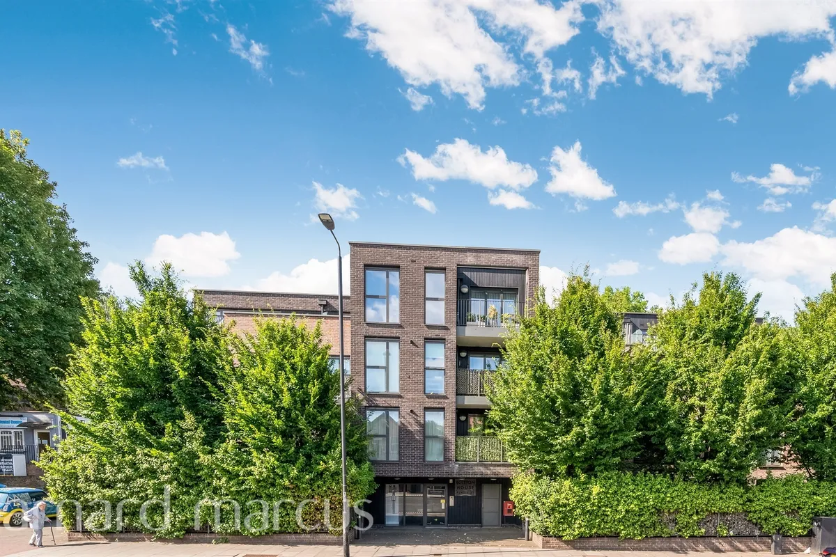 Roehampton Lane, London