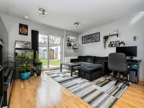 Saxton Close, Graysphoto