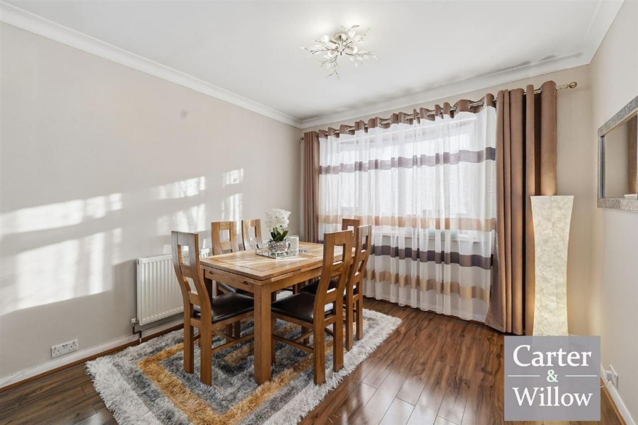 Winding way, Dagenham, Essex Image 7