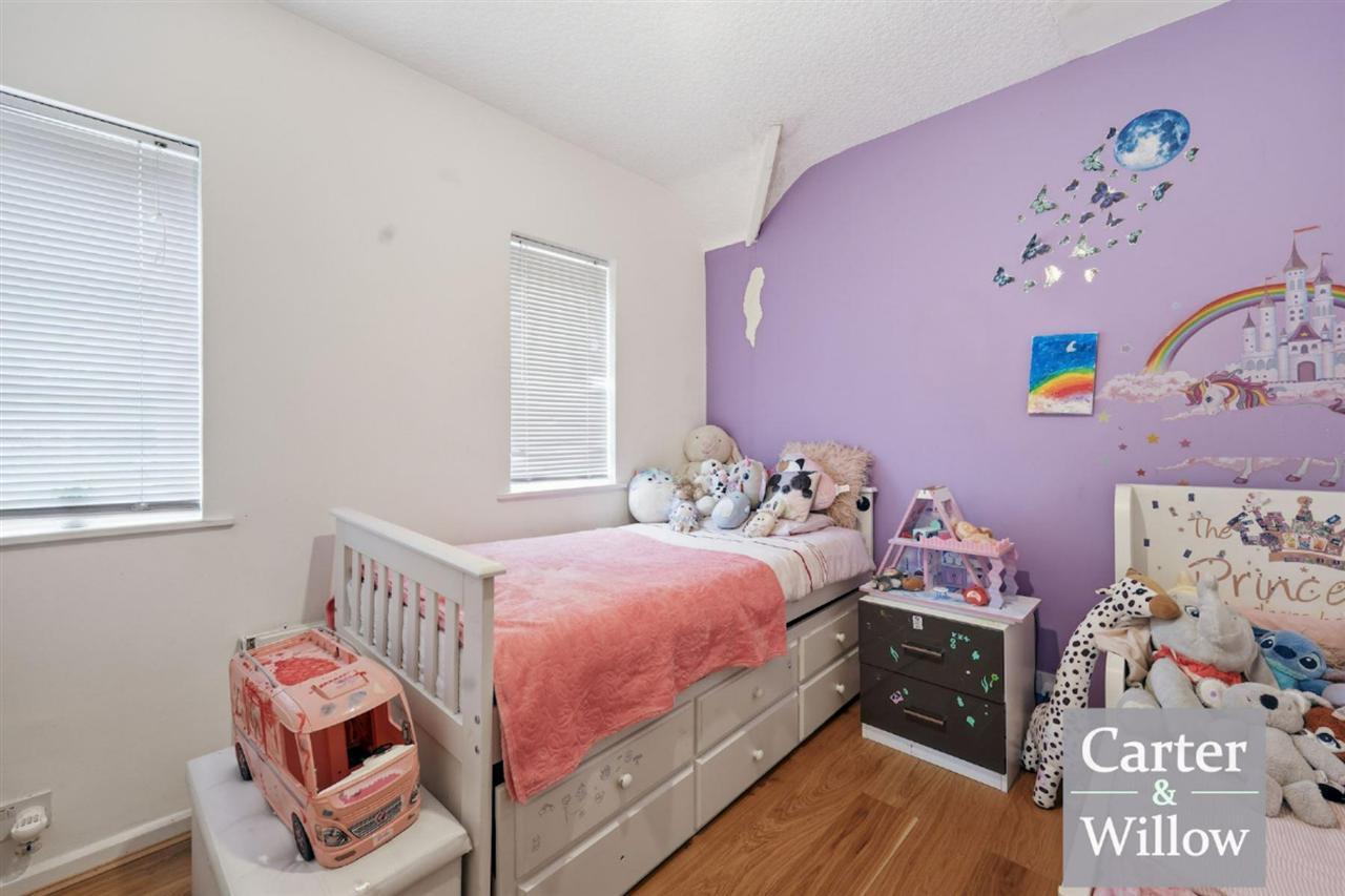 Winding way, Dagenham, Essex Image 12